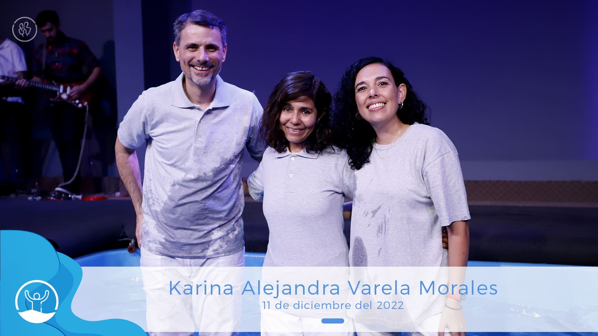 Karina Alejandra Varela Morales:
Me bautizo por fe porque creo en Dios y por obediencia, porque él así lo mandó, agradezco en primer lugar a mi familia por comprender mi decisión, también gracias a Moni que fue con su familia la que me acercó a comprender la Palabra de Dios, a Gabi que después fue mi apoyo espiritual, a mi célula, a Margot, Daniel, María Teresa y Raúl que me acompañan siempre y están siempre conmigo y finalmente a las señoras de ministración que me ayudaron con mucho afecto y mucha paciencia. Gracias!