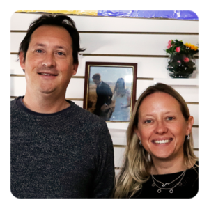 Logotipo de grupo de Kant Roy y Viviana