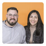 Logotipo de grupo de Radetich, Lucas y Silvina